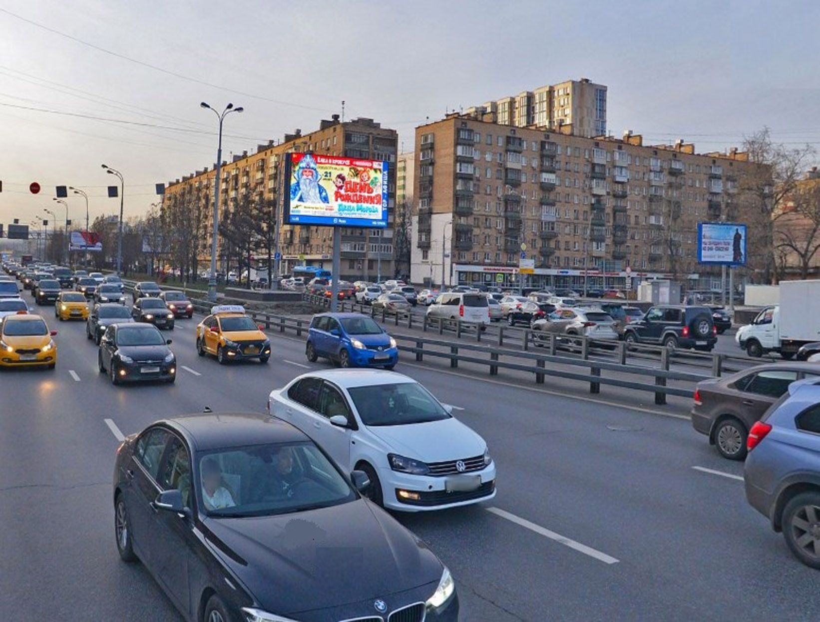 В Москве запретили размещать QR-коды на билбордах